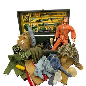 GI Joe 1964 Lot Vtg Flocked Hair Scar Action Figure Clothes Squid Foot Locker